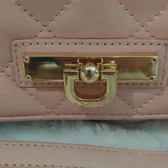 EUC DKNY PINK CROSSBODY VEGAN LEATHER HANDBAG PURSE - Picture 3 of 13